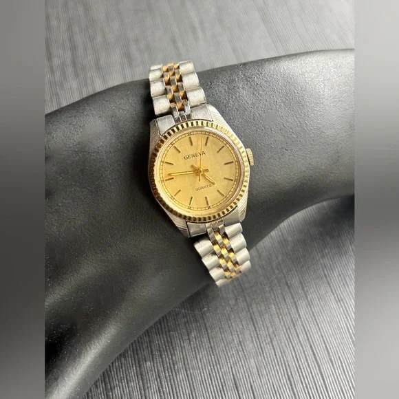 Geneva | Accessories | Vintage Geneva Quartz Twotone  display picture 2